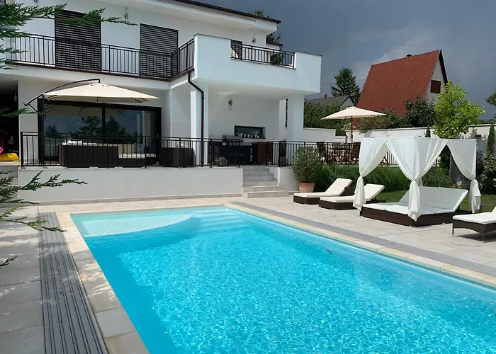 Holiday home Theodora