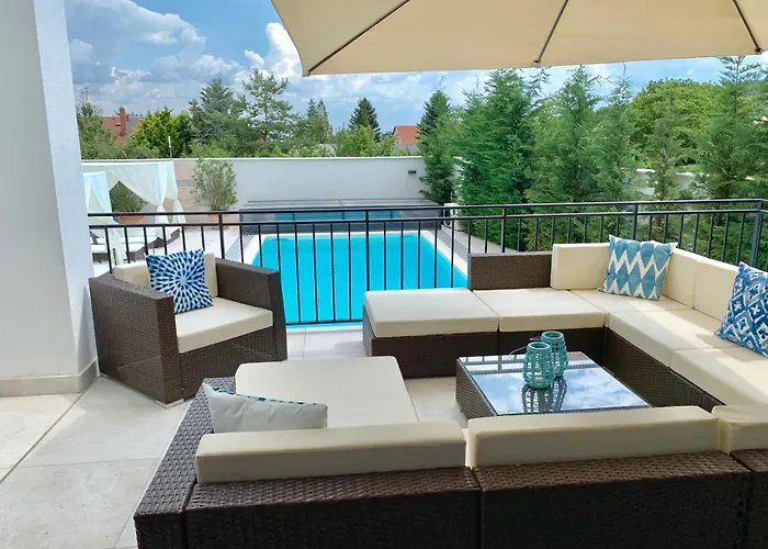 Theodora * Balatonalmadi